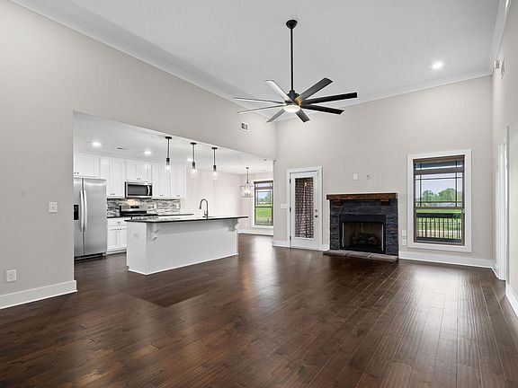 5th image of 704 Jersey Dr
