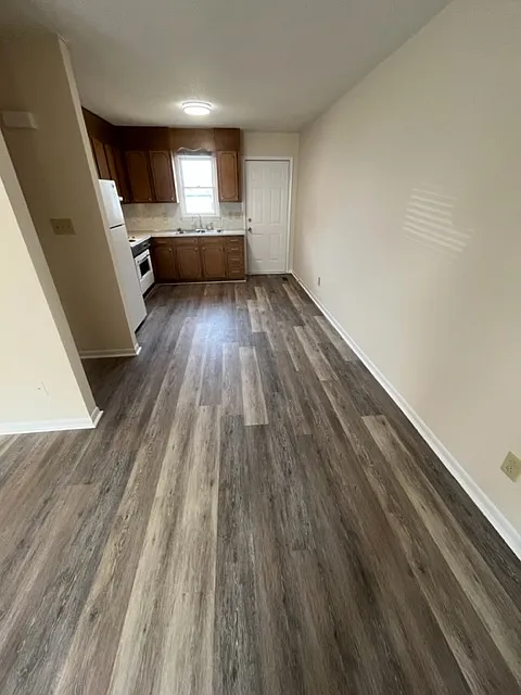2 bed, $1,100 — Photo 4