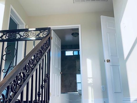 5th image of 11346 W Youngworth St