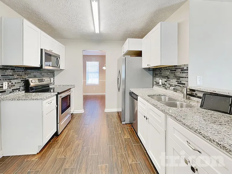 1120 Patton Way — Photo 6