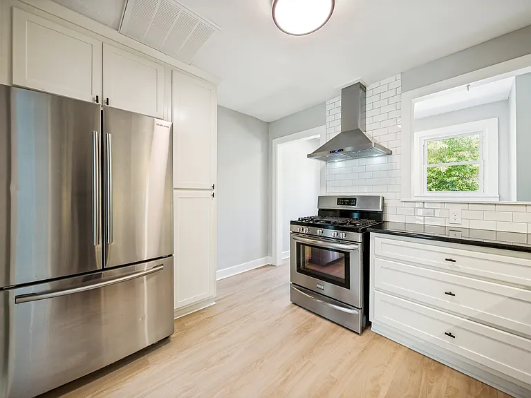 2804 Breeze Ter — Photo 8