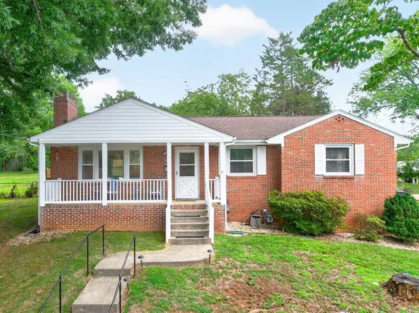335 Camellia Dr, Charlottesville, VA 22903