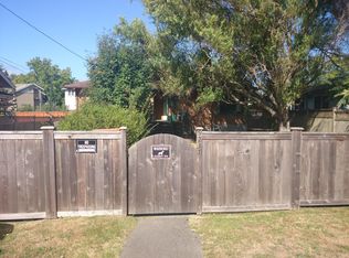 9237 Palatine Ave N, Seattle, WA 98103