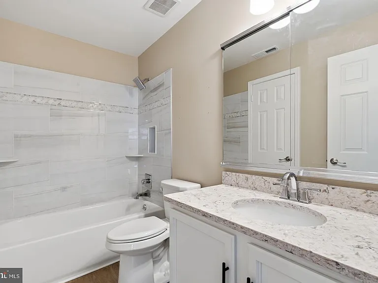 2104 Brookhaven Dr — Photo 10