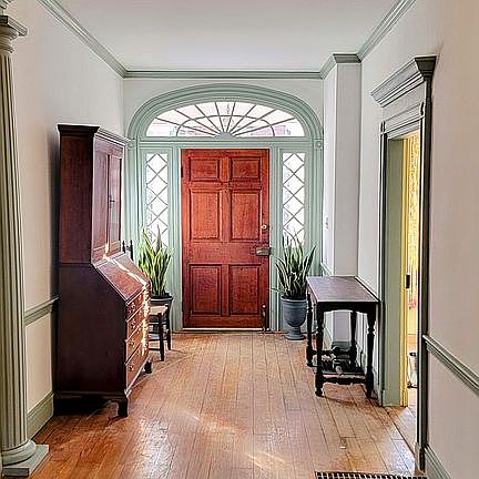 4th image of 107 W New St