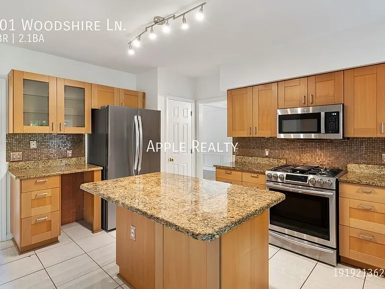 101 Woodshire Ln — Photo 5