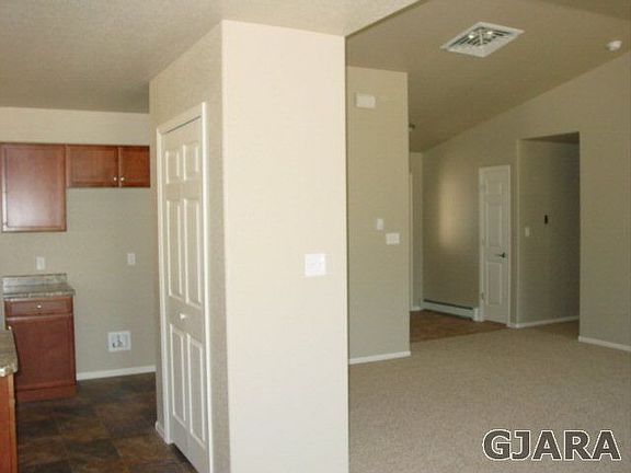 2nd image of 3152.5 Glendam Dr