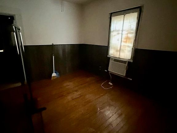 5th image of 404 W Sylvandell St