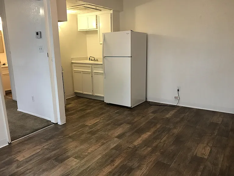 621 15th St #8 — Photo 3