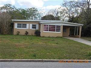 1st image of 145 Country Club Cir