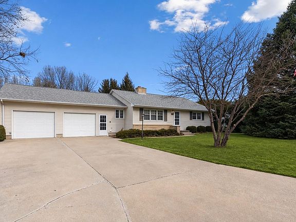 2nd image of 323 Barrick Rd