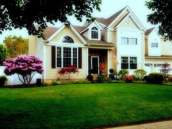 2nd image of 2049 Brookewood Dr