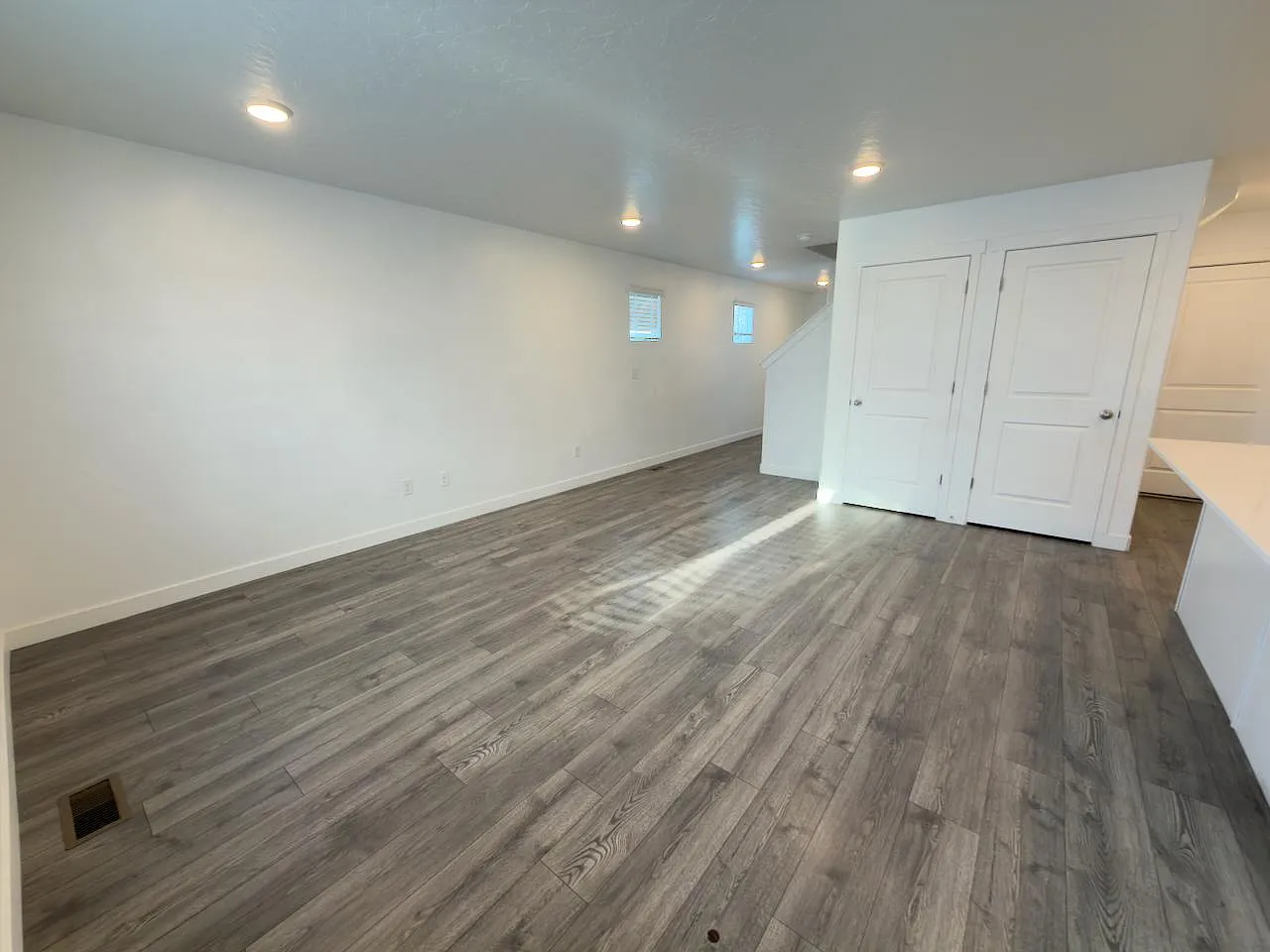 223 N Pier Court — Photo 4