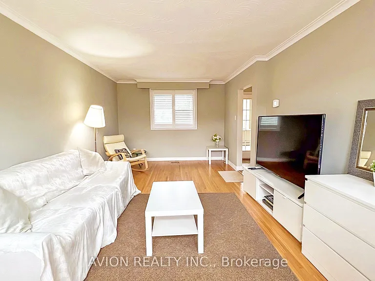 83 Lincoln Green Dr — Photo 4