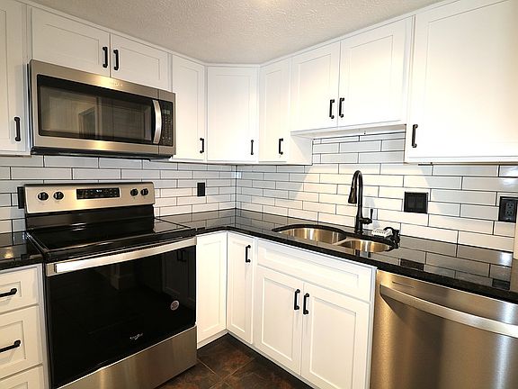 4th image of 1311 Cleveland Rd W