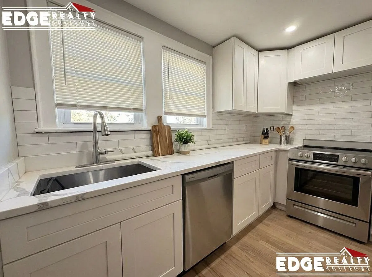 6 bed, 3.0 bath, $9,500 — Photo 1