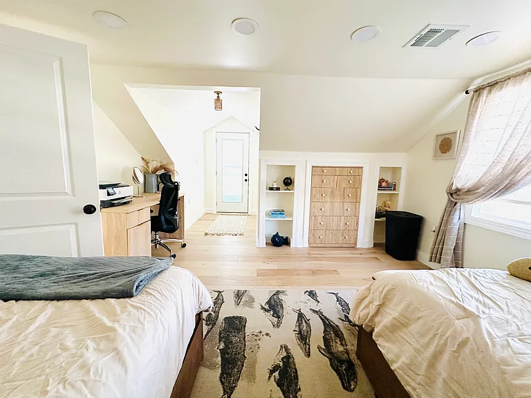 400 N Oxford Ave — Photo 20