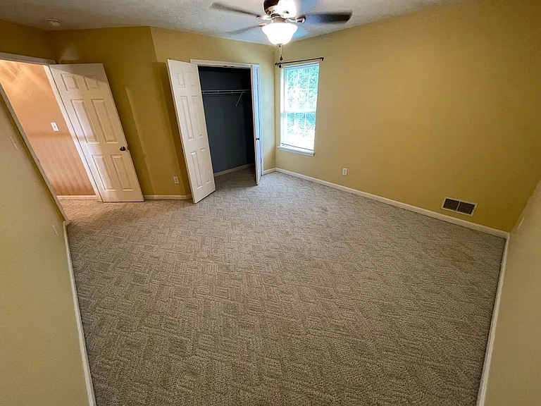 3914 Stone Hollow Dr — Photo 27