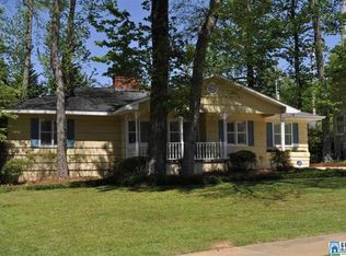 516 Eastwood Pl, Vestavia Hills, AL 35216