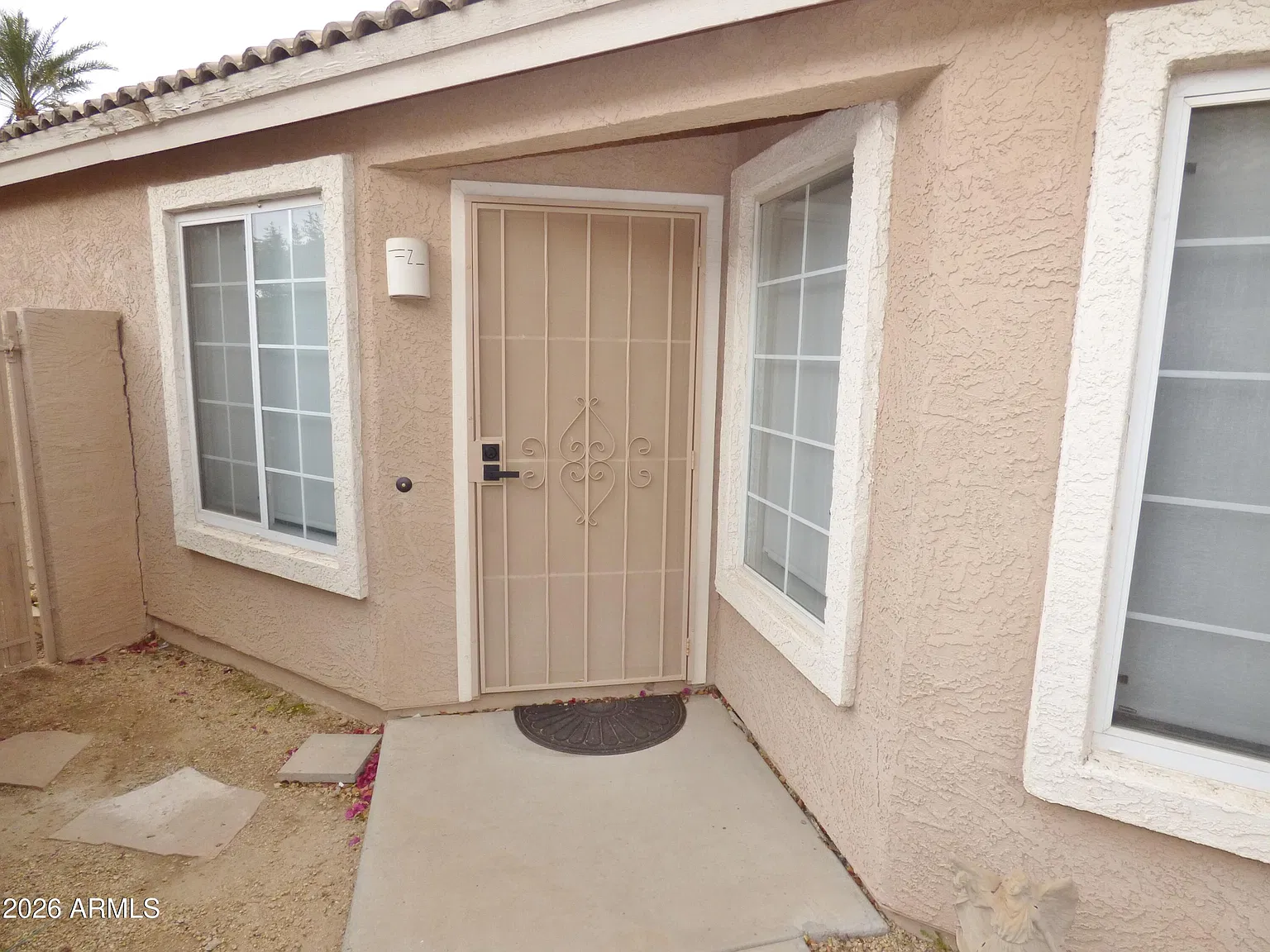 3 bed, 2.0 bath, 1686 sqft, $1,795 — Photo 2