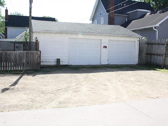 5th image of 223 Copeland AVENUE