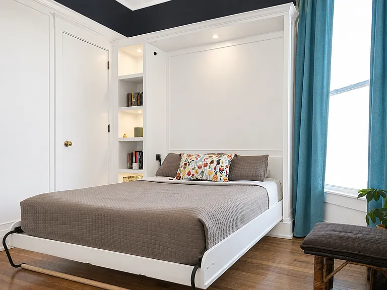 Bonus Room (Murphy Bed Open)
