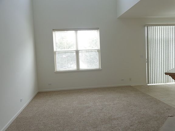 5th image of 526 Heritage Ct #526