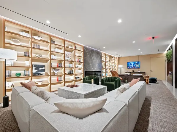 225 West 28th Street image 17 of 21