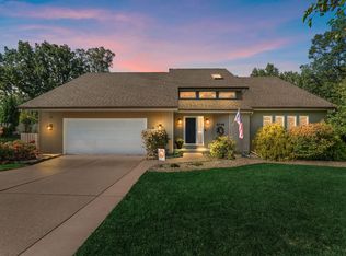 8748 Durbin Ln, Crown Point, IN 46307