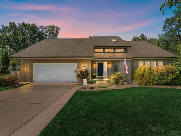 8748 Durbin Ln, Crown Point, IN 46307