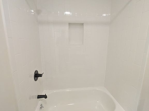 4th image of 44 Warner St #B7