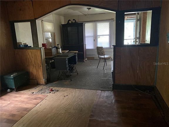 3rd image of 748 South St