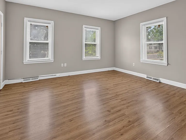 90 Oak St #1 — Photo 6