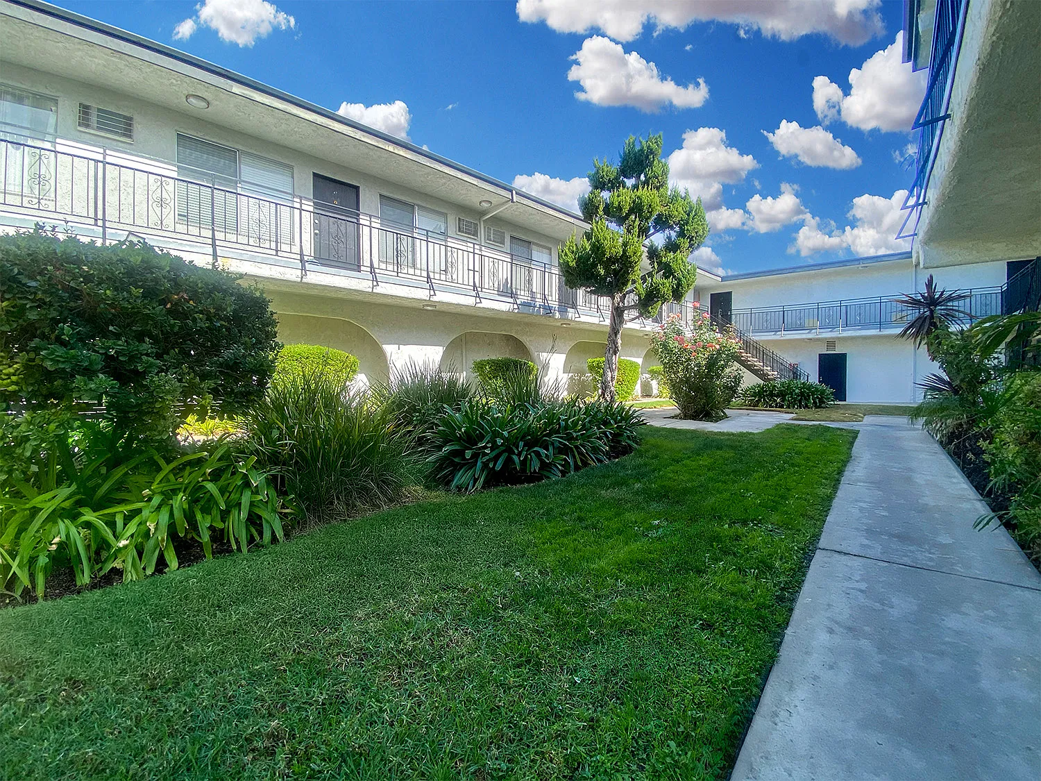 Yarmouth Apartments — Photo 4