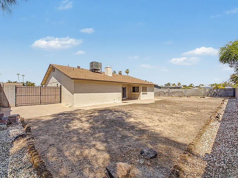 17213 N 35th Dr — Photo 7