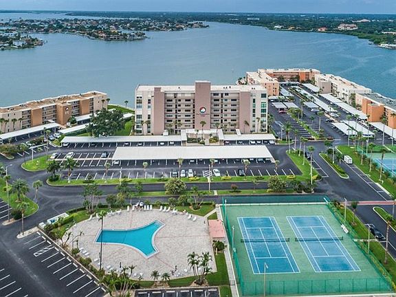 3rd image of 7700 Sun Island Dr S APT 102