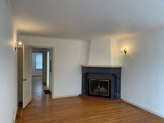 4th image of 275 Boylston St