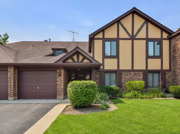 1702 Lakecliffe Dr APT B, Wheaton, IL 60189