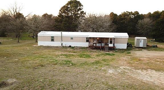 4th image of 1370 Farm Road 3357
