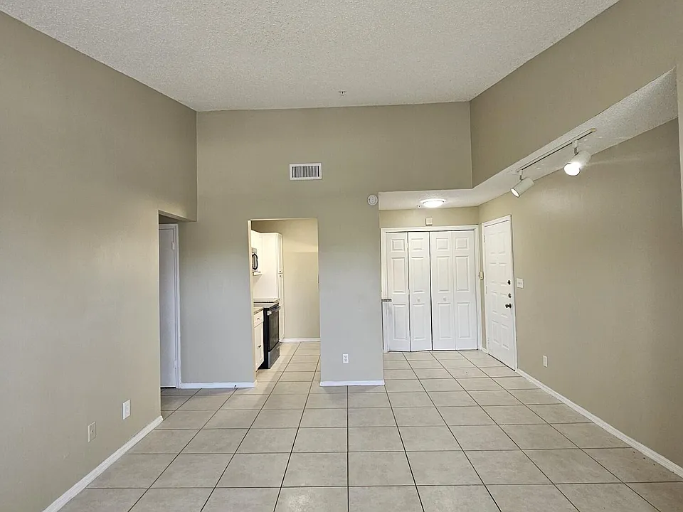 2307 N Congress Ave #34