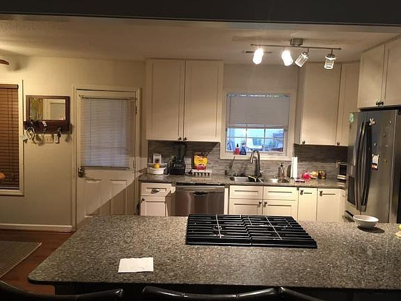 4th image of 1125 Dartmouth St