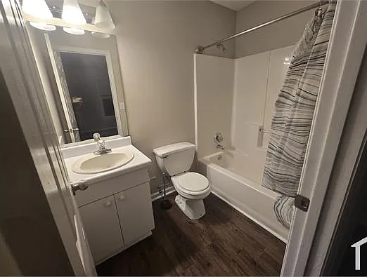 1079 Walnut St #C — Photo 8