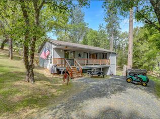 18996 Digger Pine St, Groveland, CA