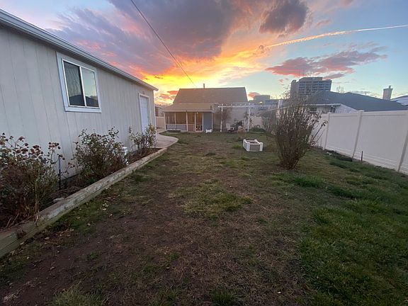 3rd image of 2011 S Roberta St