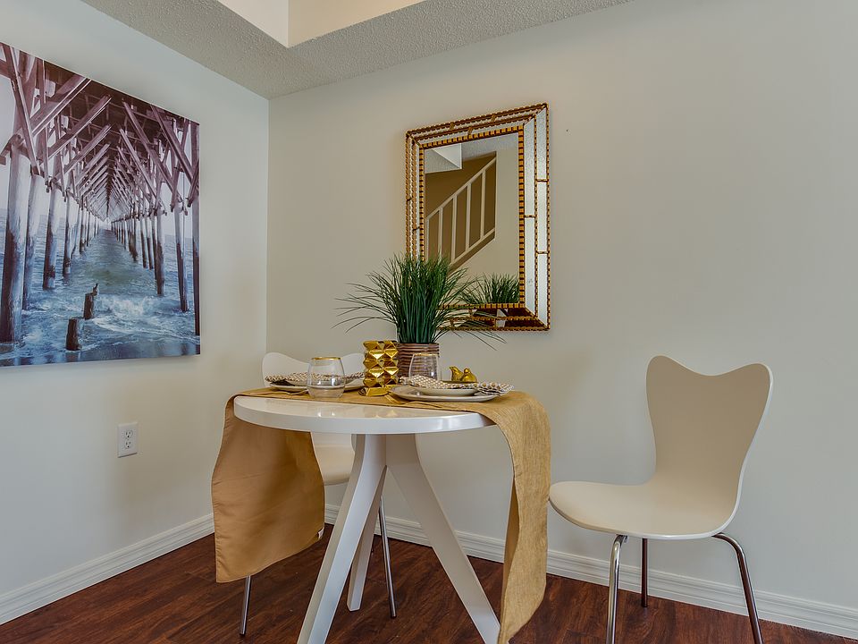 Dining and/or flex space