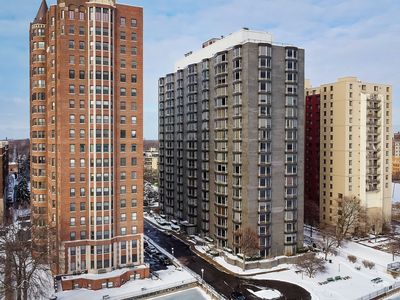 8200 E Jefferson Ave APT 1811, Detroit, MI, 48214