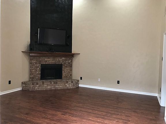 4th image of 500 E Stone Cir