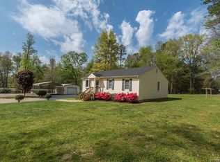 2592 Pilkington Rd, Powhatan, VA 23139