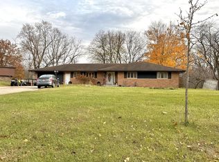 1807 Arrowhead Dr, Beloit, WI 53511