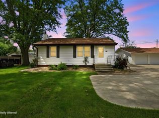 215 Franklin St, Center Point, IA 52213